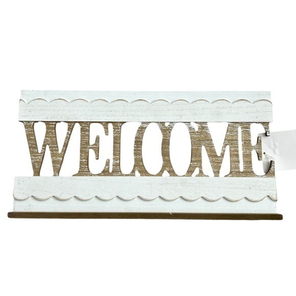 Wooden Welcome sign - Picture 1 of 8